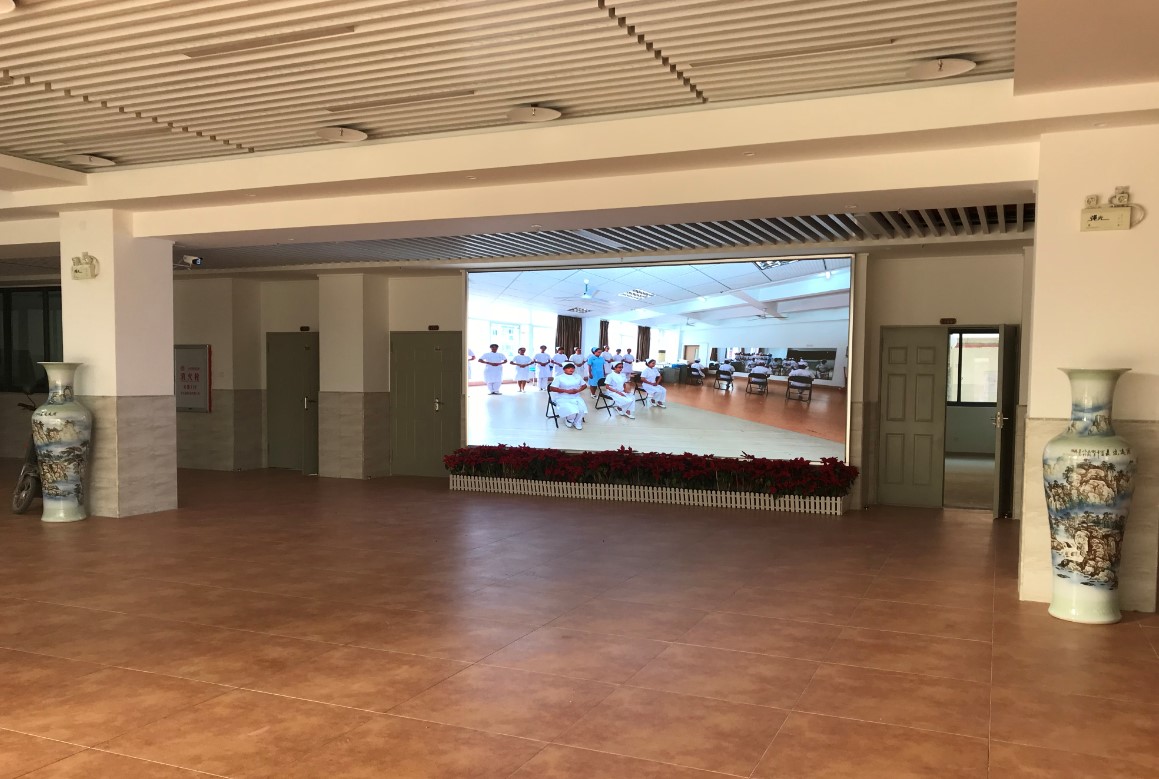 漳州市衛(wèi)生職業(yè)學(xué)院    室內(nèi)P2.5全彩屏.jpg
